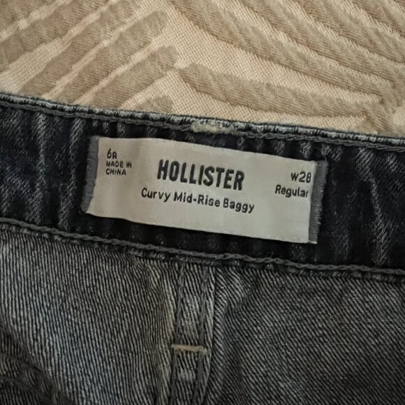 Hollister Curvy Mid-Rise Medium Wash Baggy Jeans - Picture 5 of 6